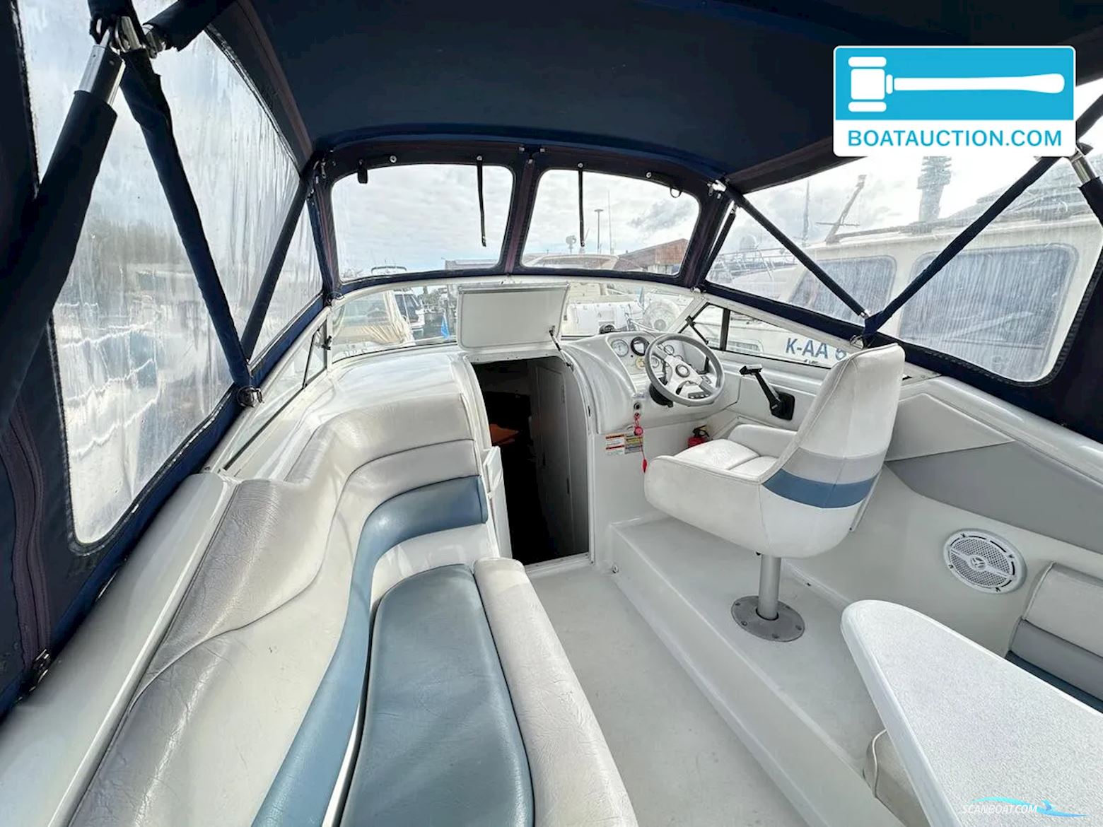CHRIS CRAFT Crowne 262