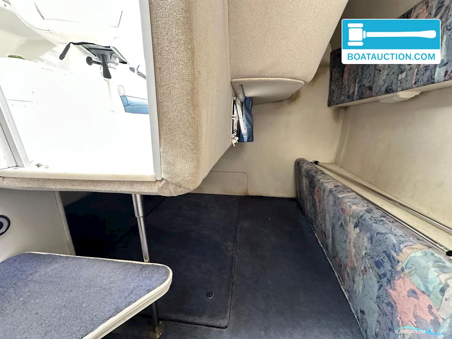 CHRIS CRAFT Crowne 262