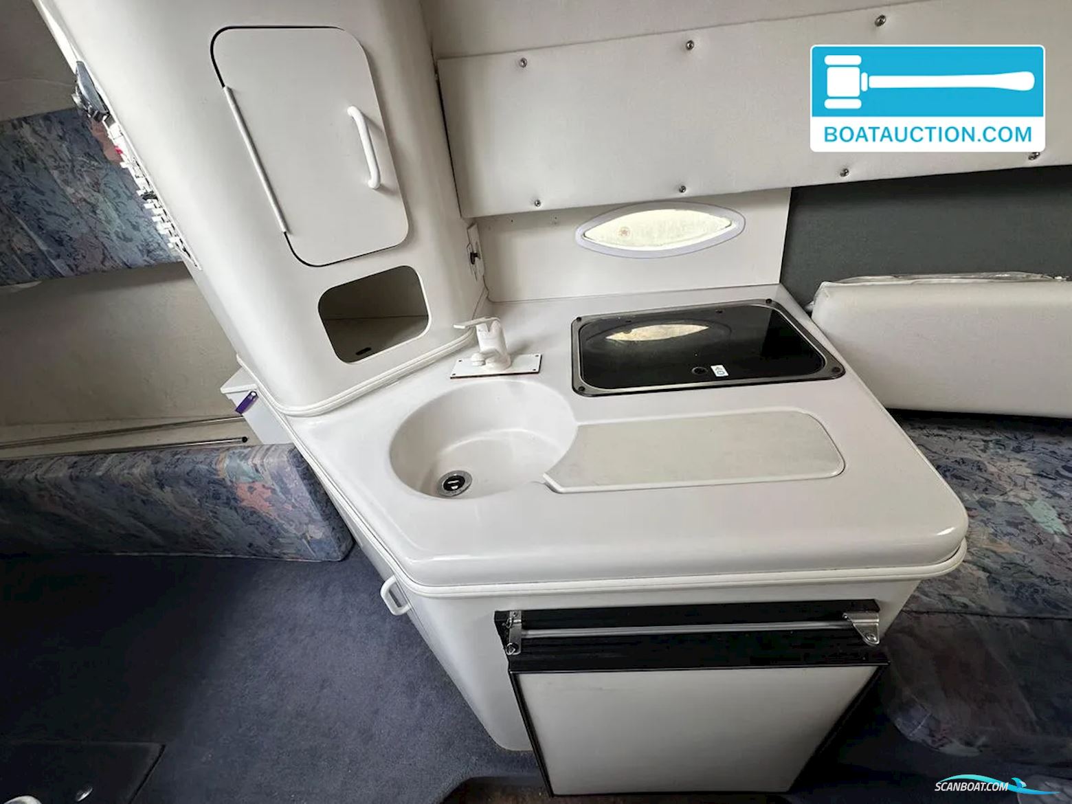 CHRIS CRAFT Crowne 262