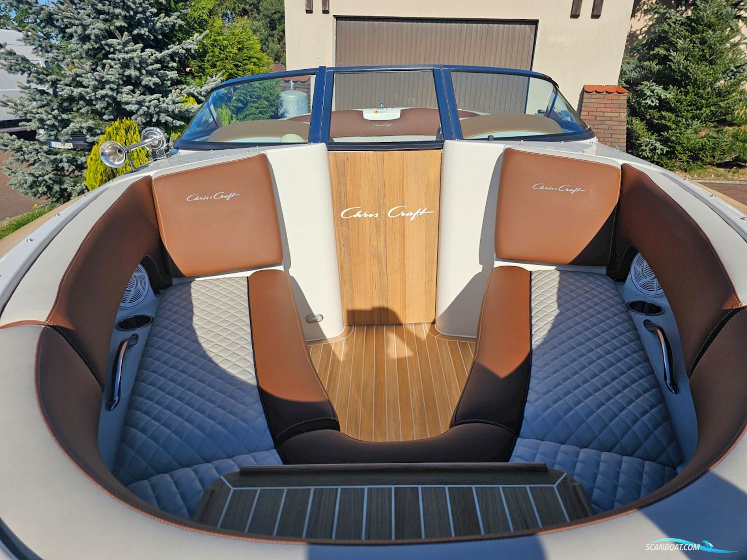 Chris Craft Launch 22