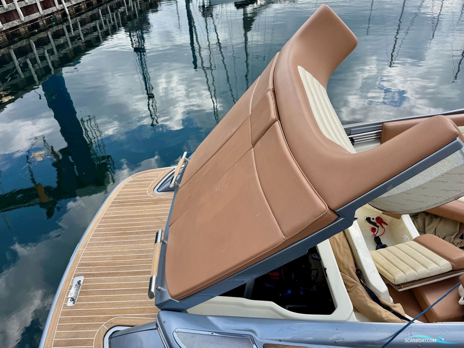 Chris Craft Launch 25