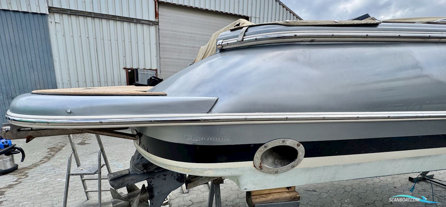 Chris Craft Launch 25