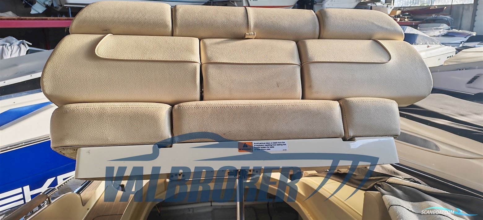 Chris Craft Launch 28 GT - Heritage Edition