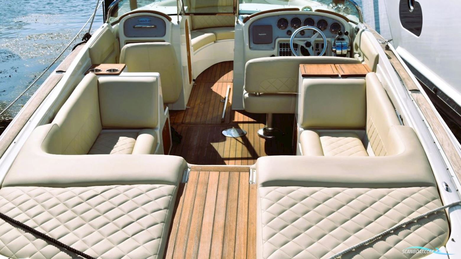 Chris Craft Launch 28