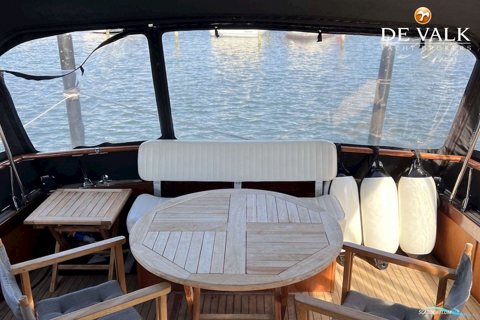 Chris-Craft Roamer Express Deluxe