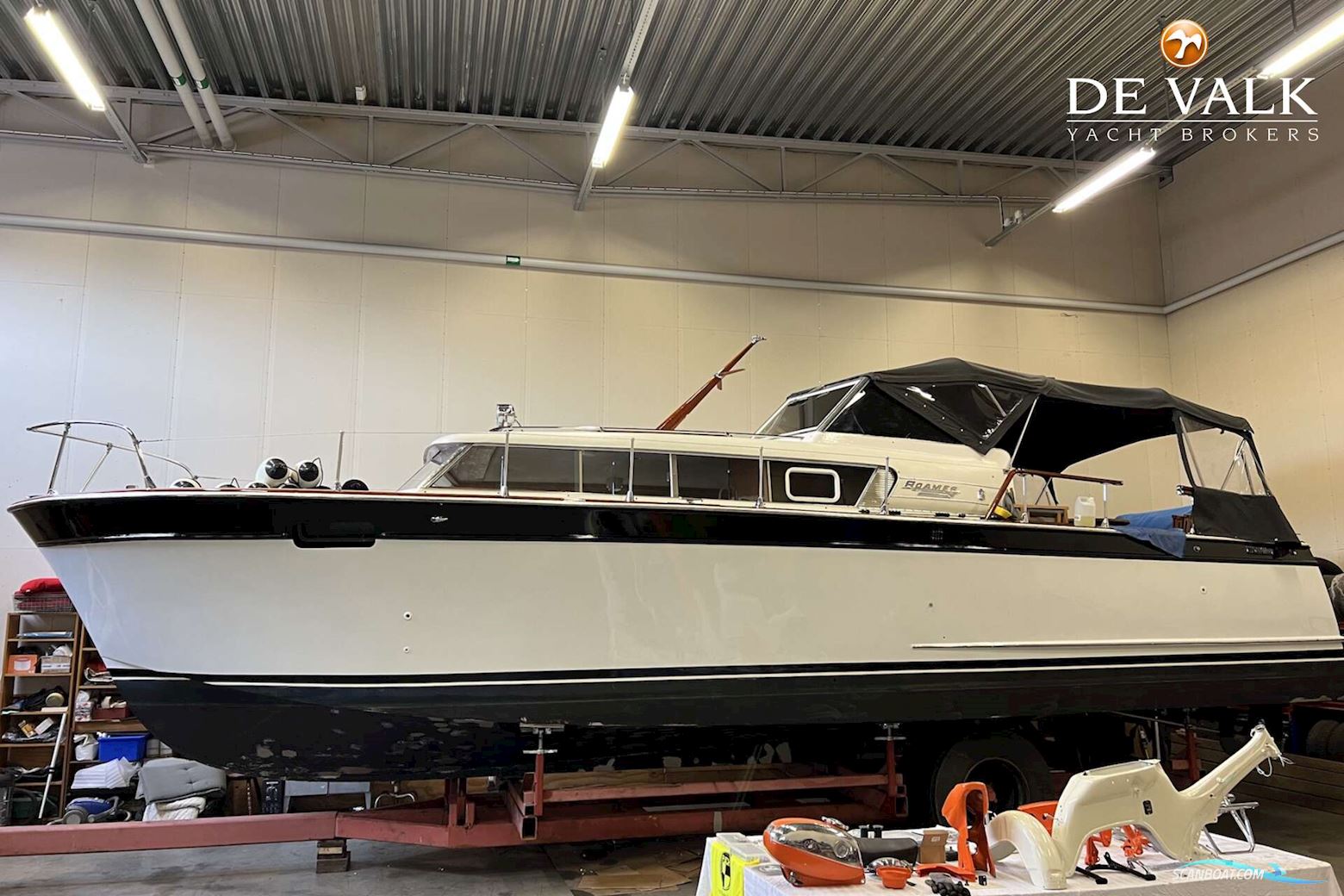 Chris-Craft Roamer Express Deluxe