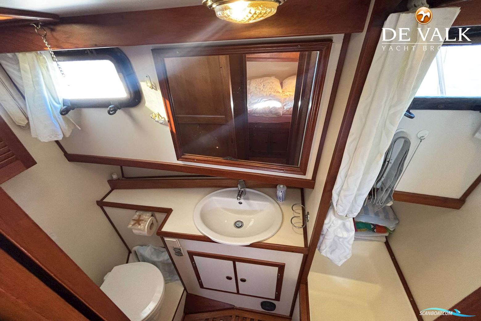 CHUNG HWA BOAT BUILDING TRAWLER 36 SEA SEDAN