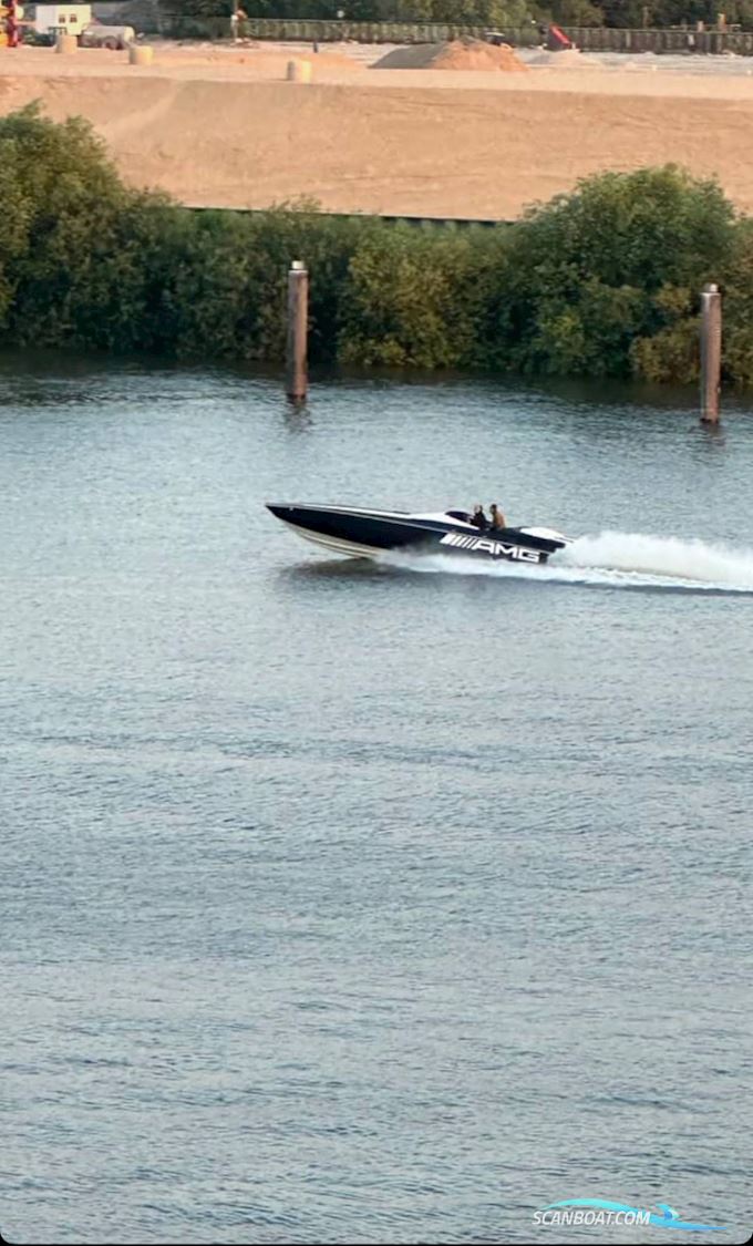 Cigarette 38 Top Gun