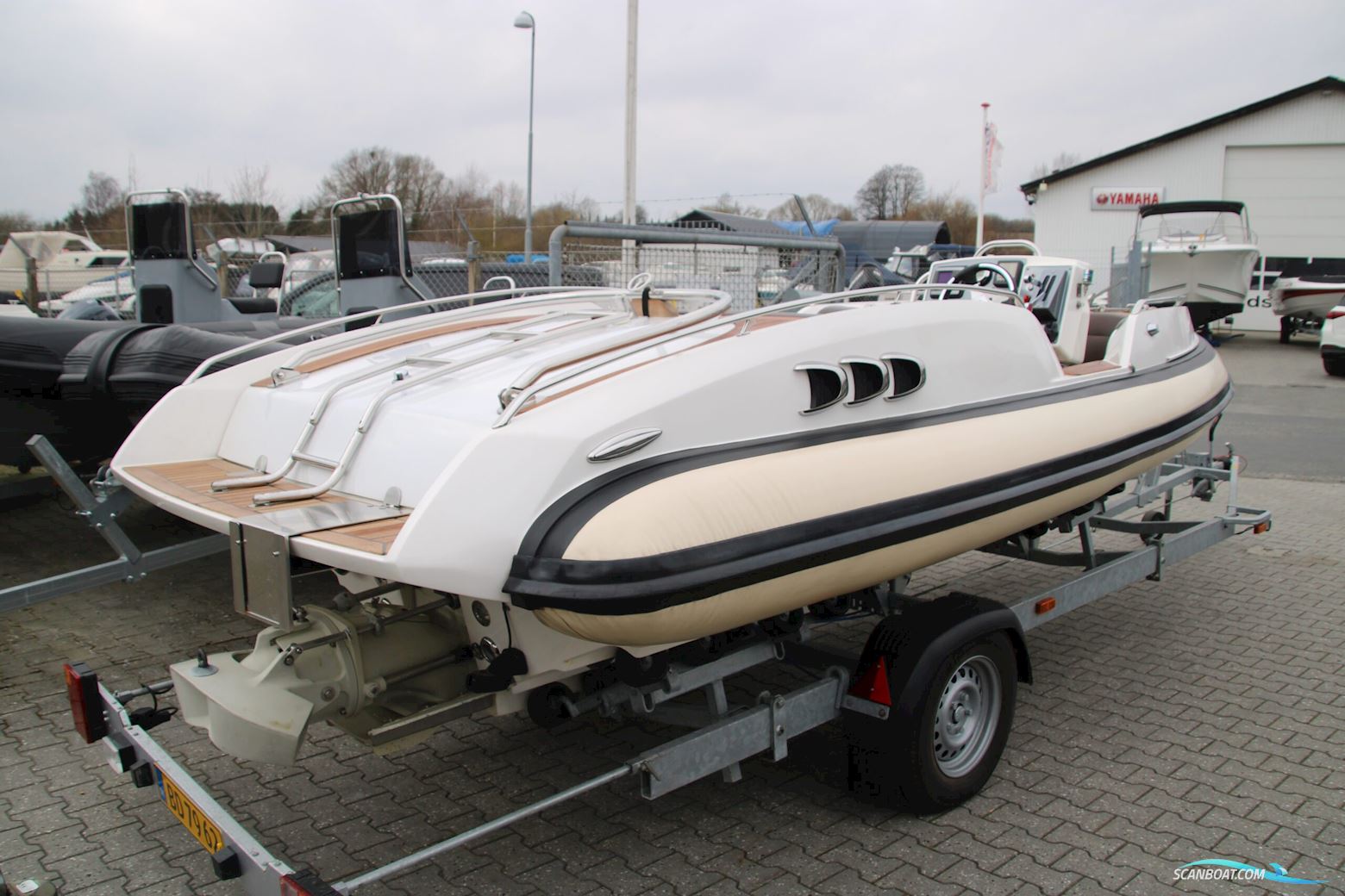Cirrus 18 Super Yacht RIB