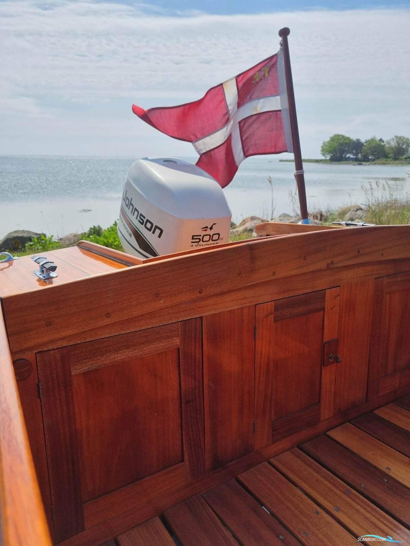 Classic Mahogany Daycruiser