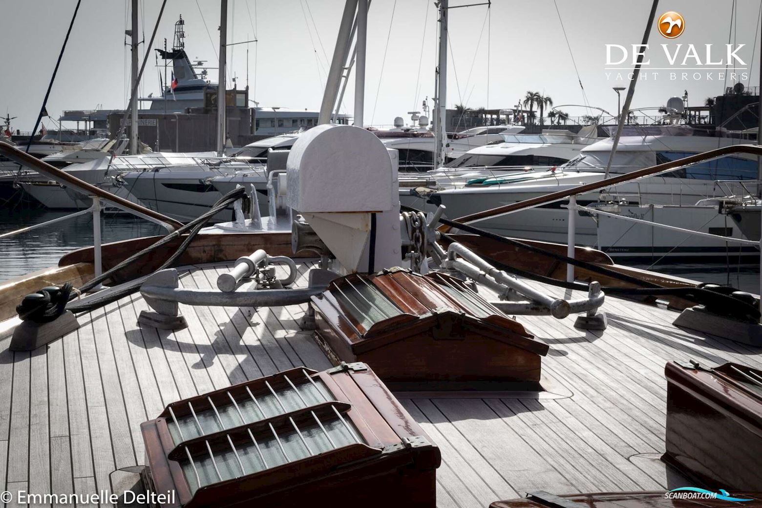 Classic Motor Yacht