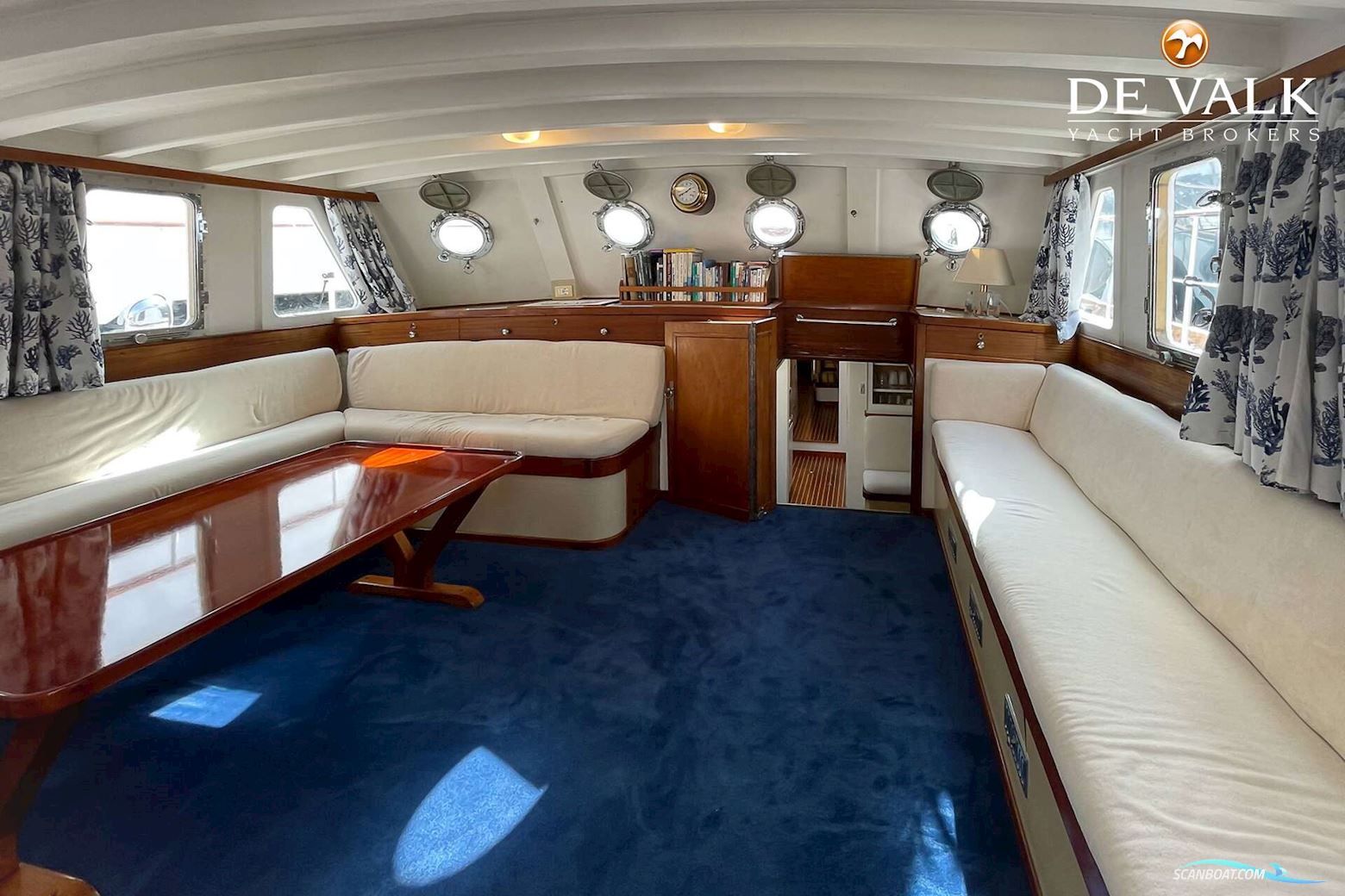 Classic Motor Yacht