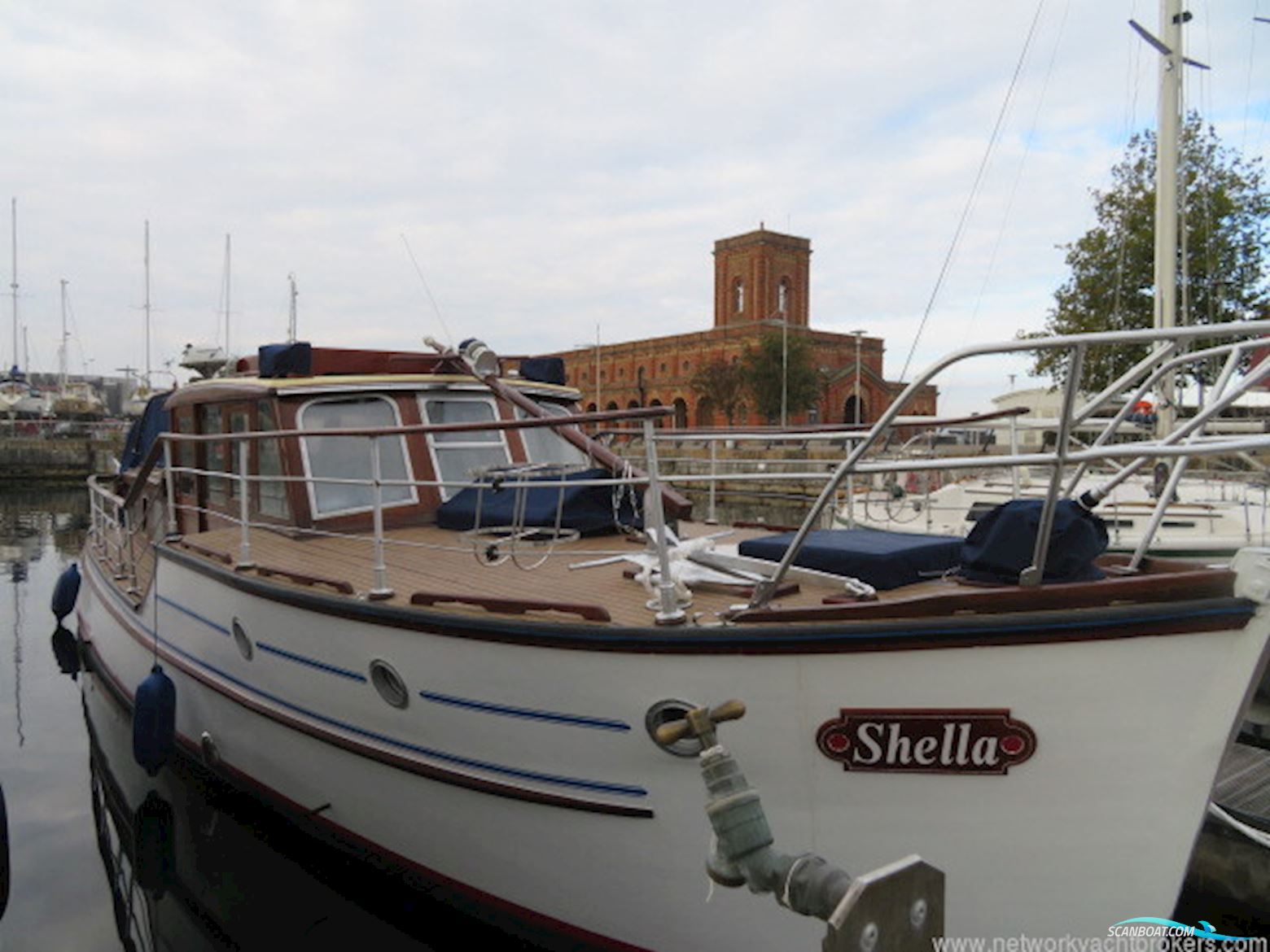 Classic Wooden Launch