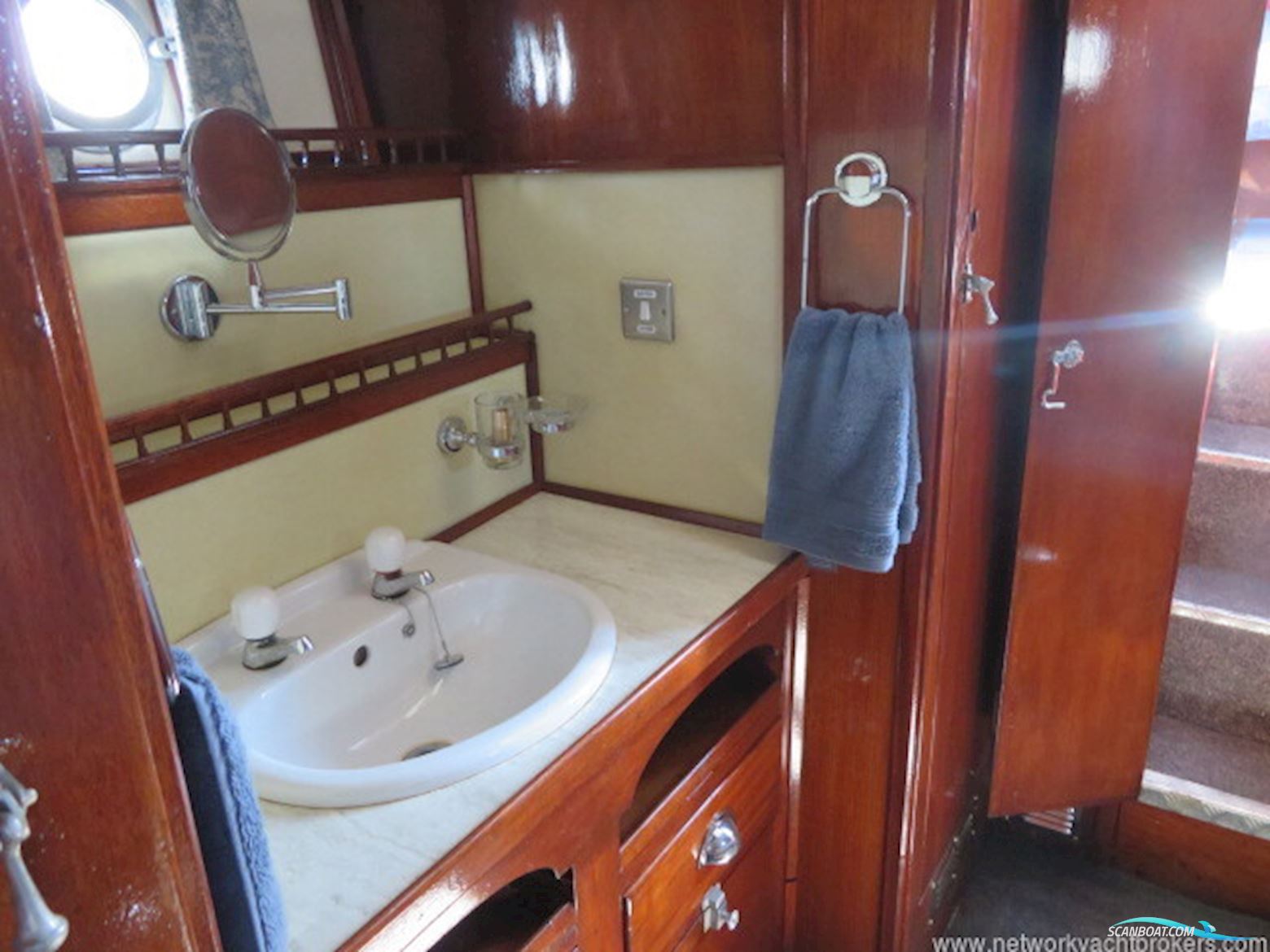 Classic Wooden Launch