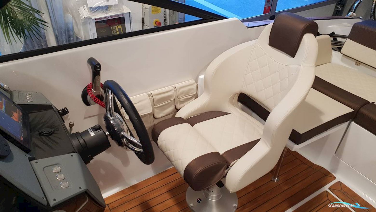 Coaster 600 BR - 100 HK Yamaha/Udstyr