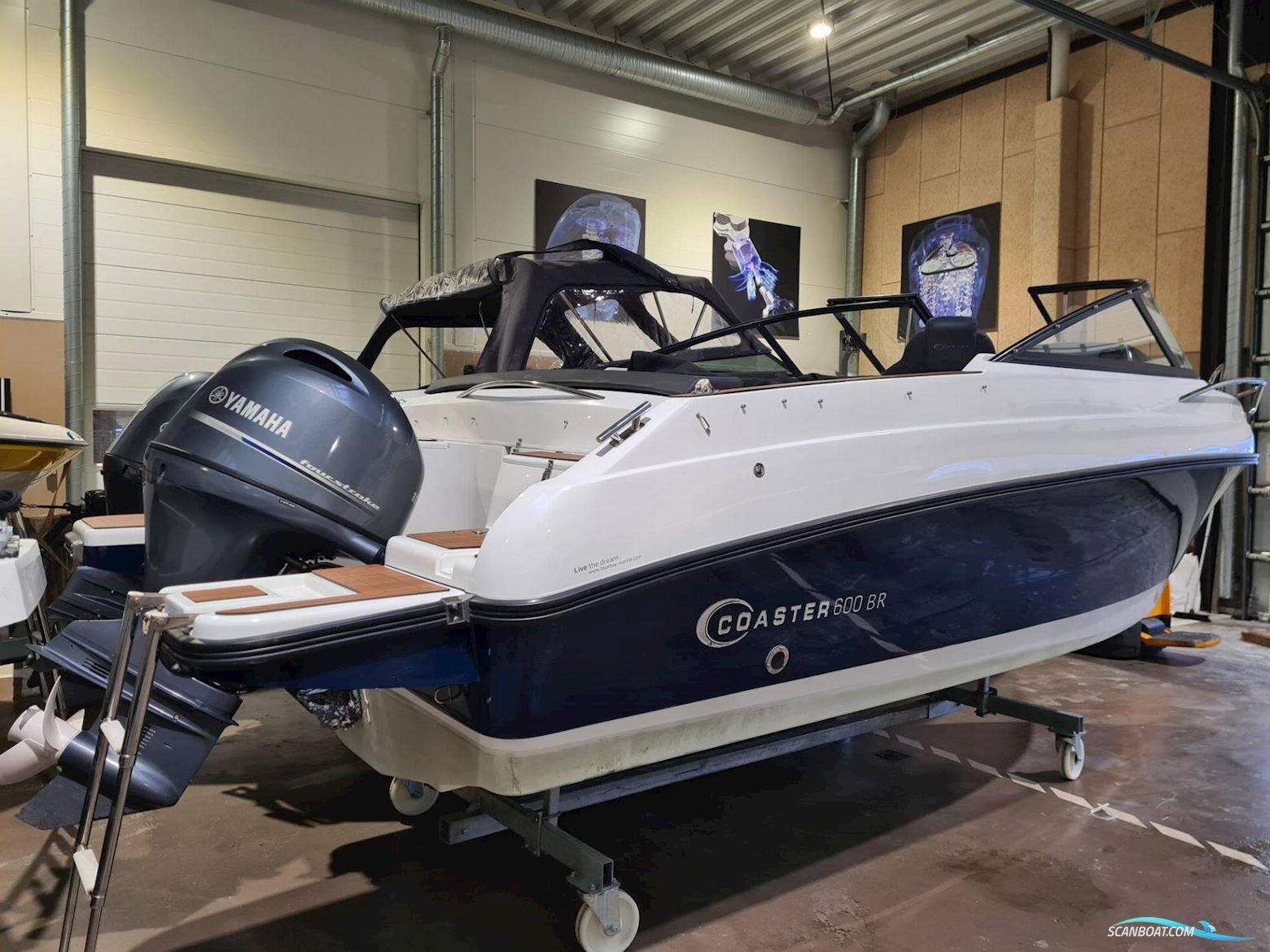 Coaster 600 BR m/100 HK Yamaha og udstyr