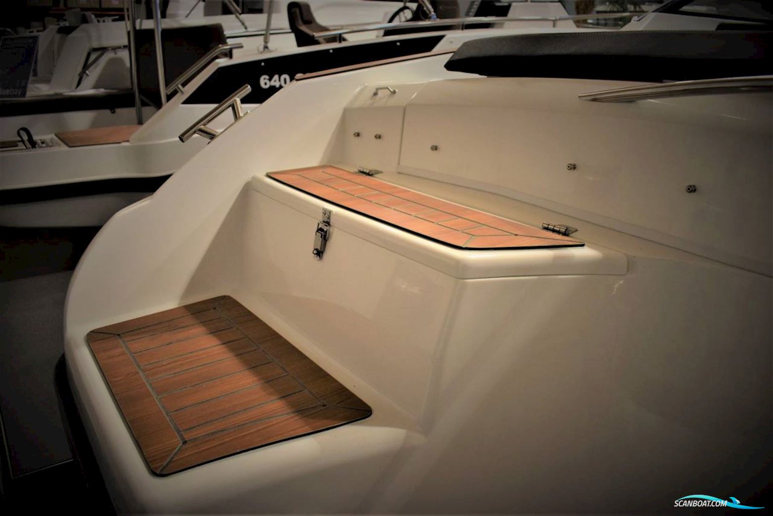 Coaster 600 DC - 100 HK Yamaha/Udstyr