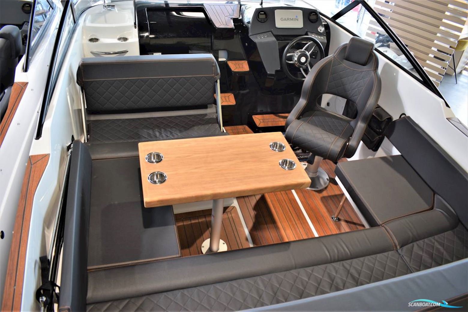 Coaster 600 DC - 150 HK Yamaha/udstyr