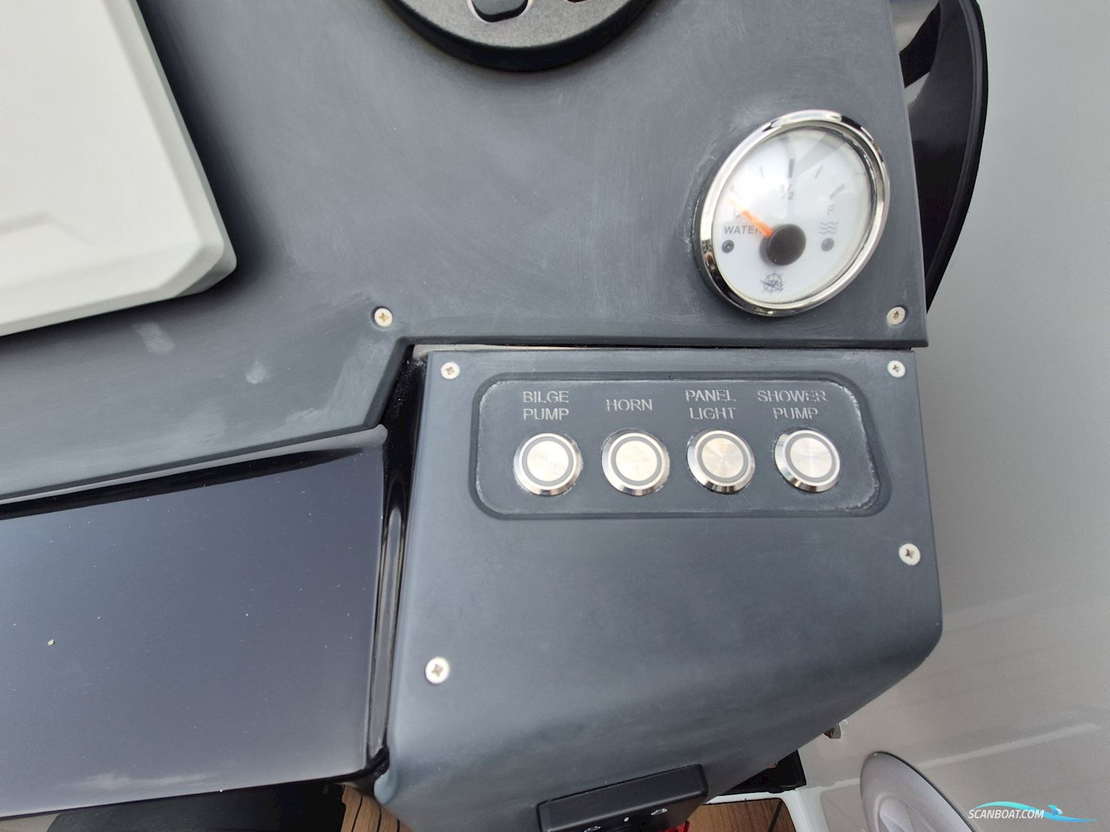 Coaster 600 DC Day Cruiser