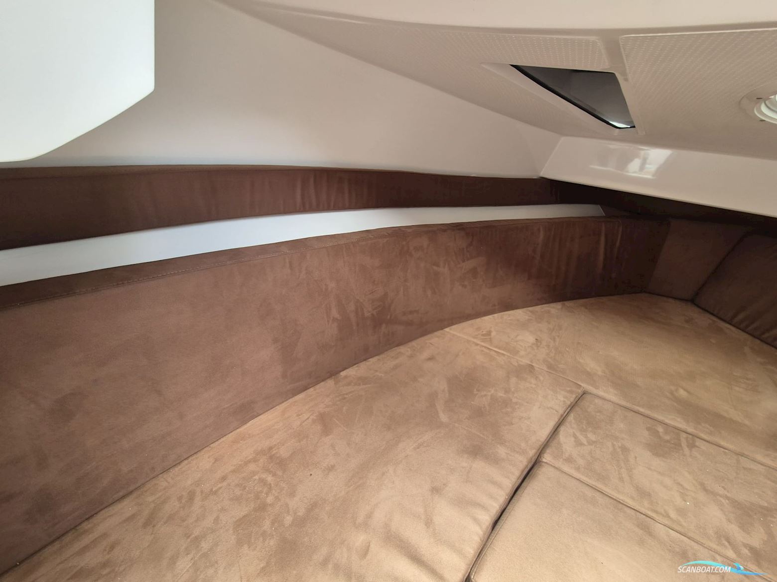 Coaster 600 DC Day Cruiser