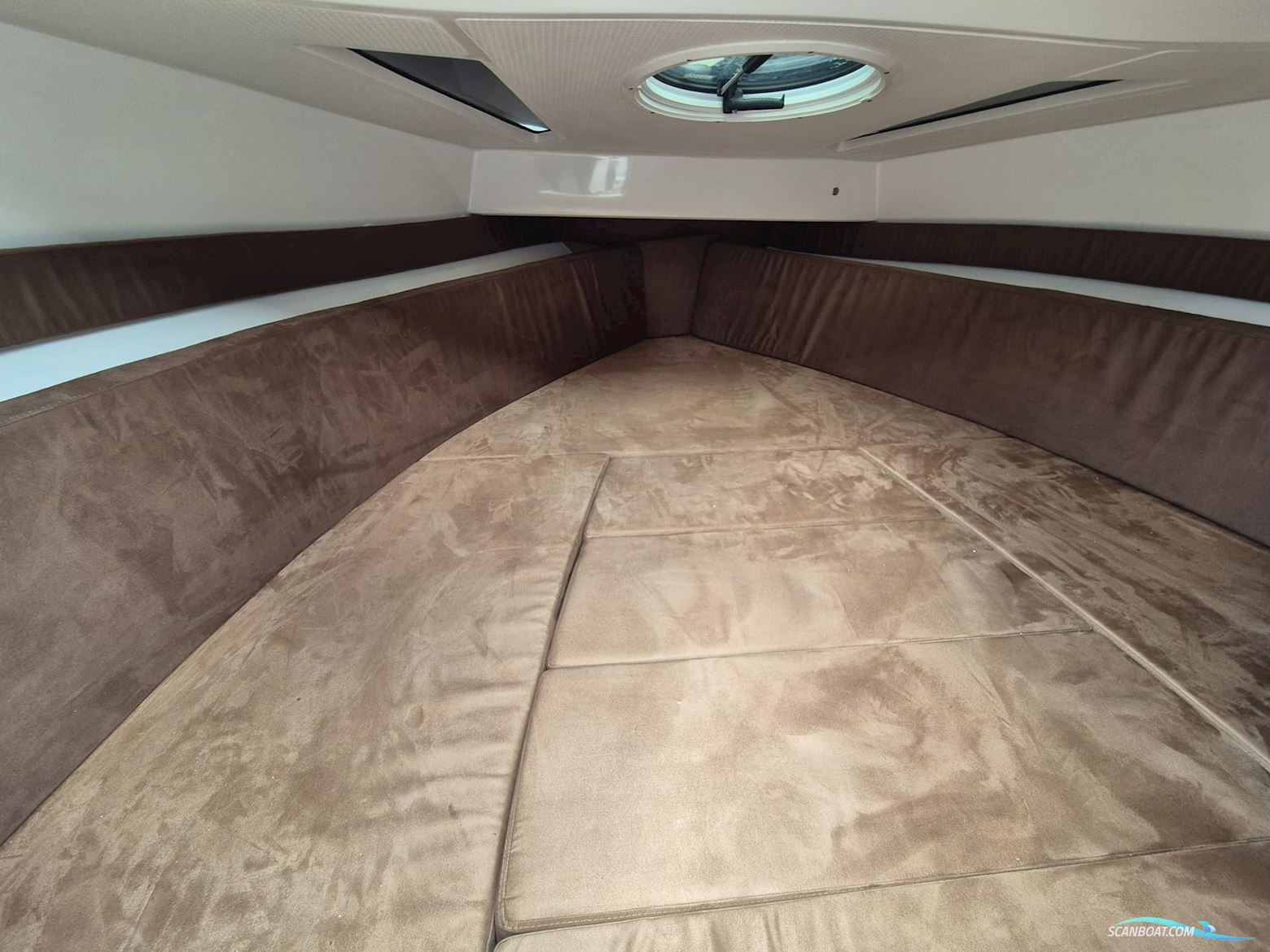 Coaster 600 DC Day Cruiser