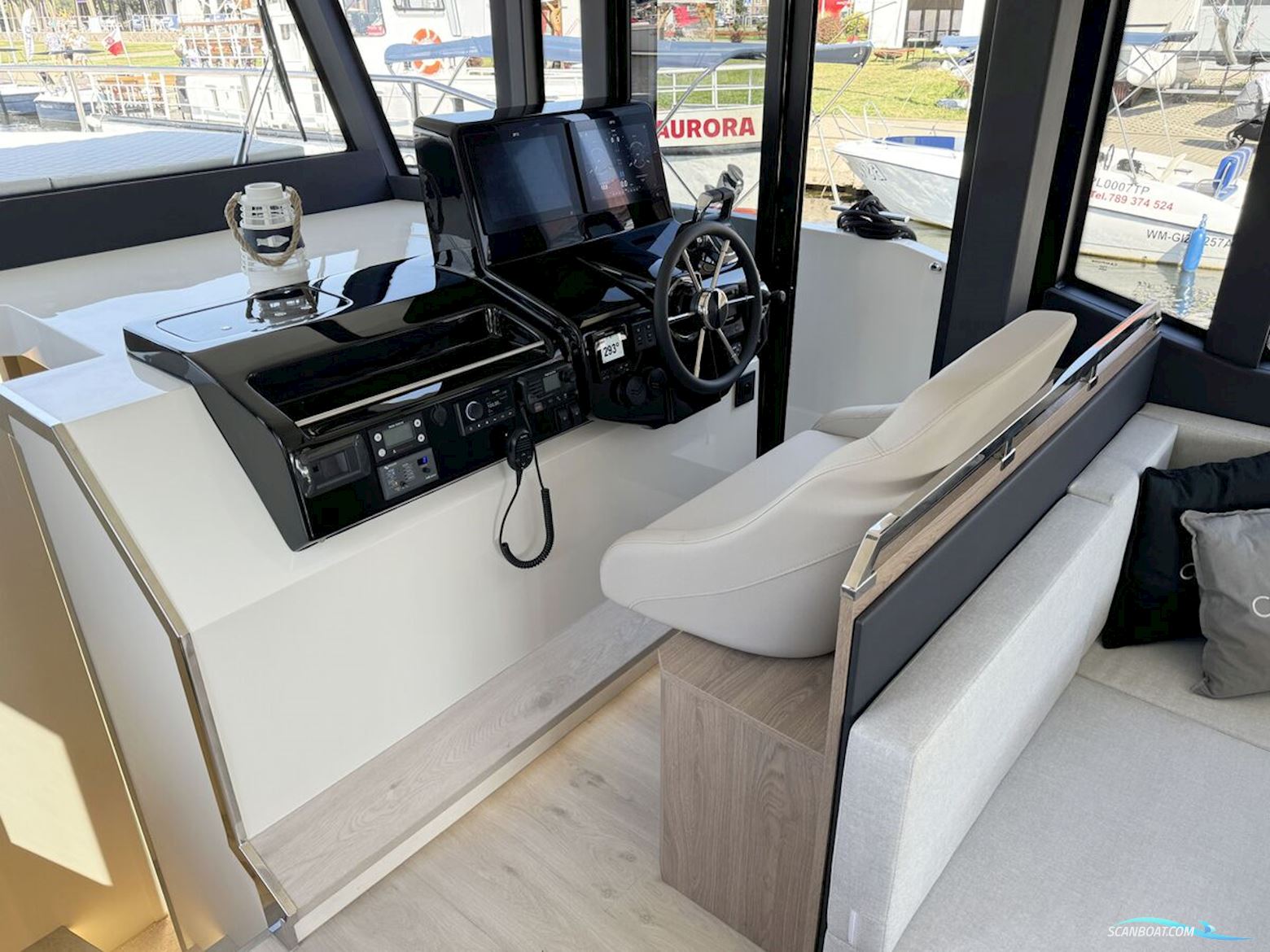 Cobra Yachts Campione 41 Fly