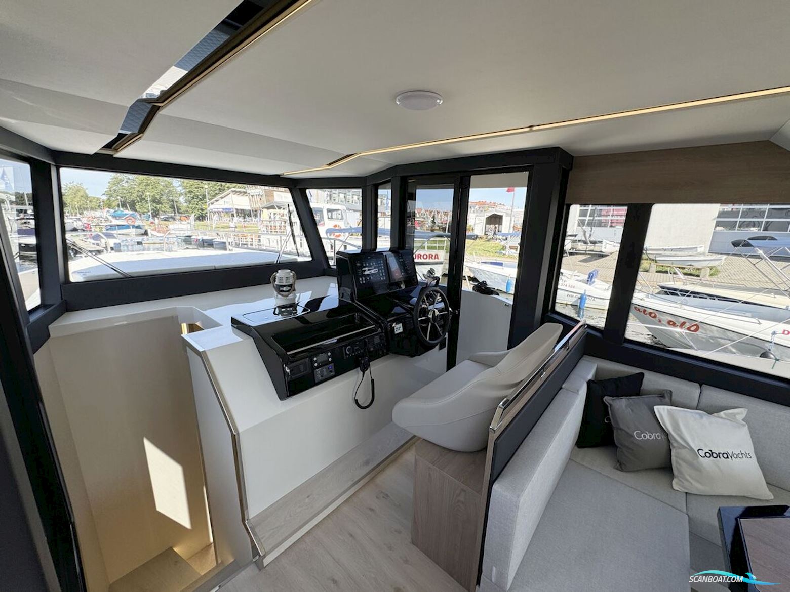 Cobra Yachts Campione 41 Fly