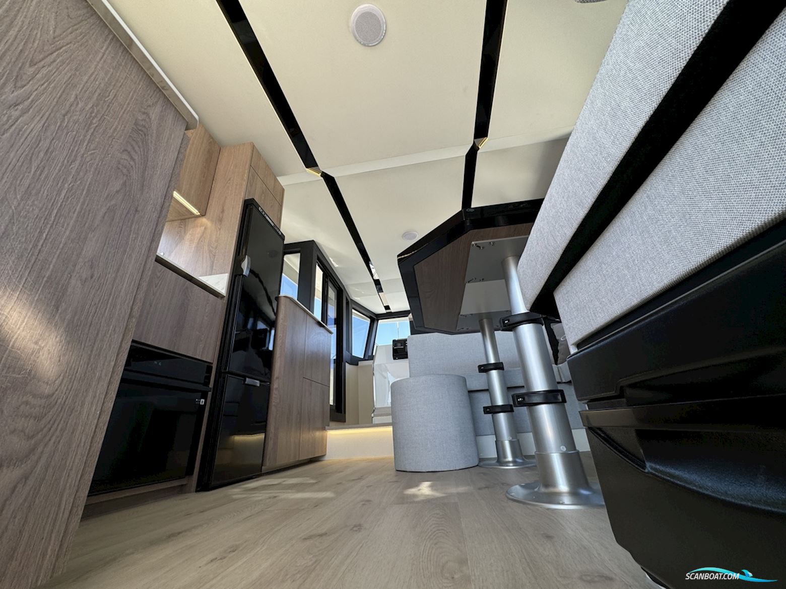 Cobra Yachts Campione 41 Fly