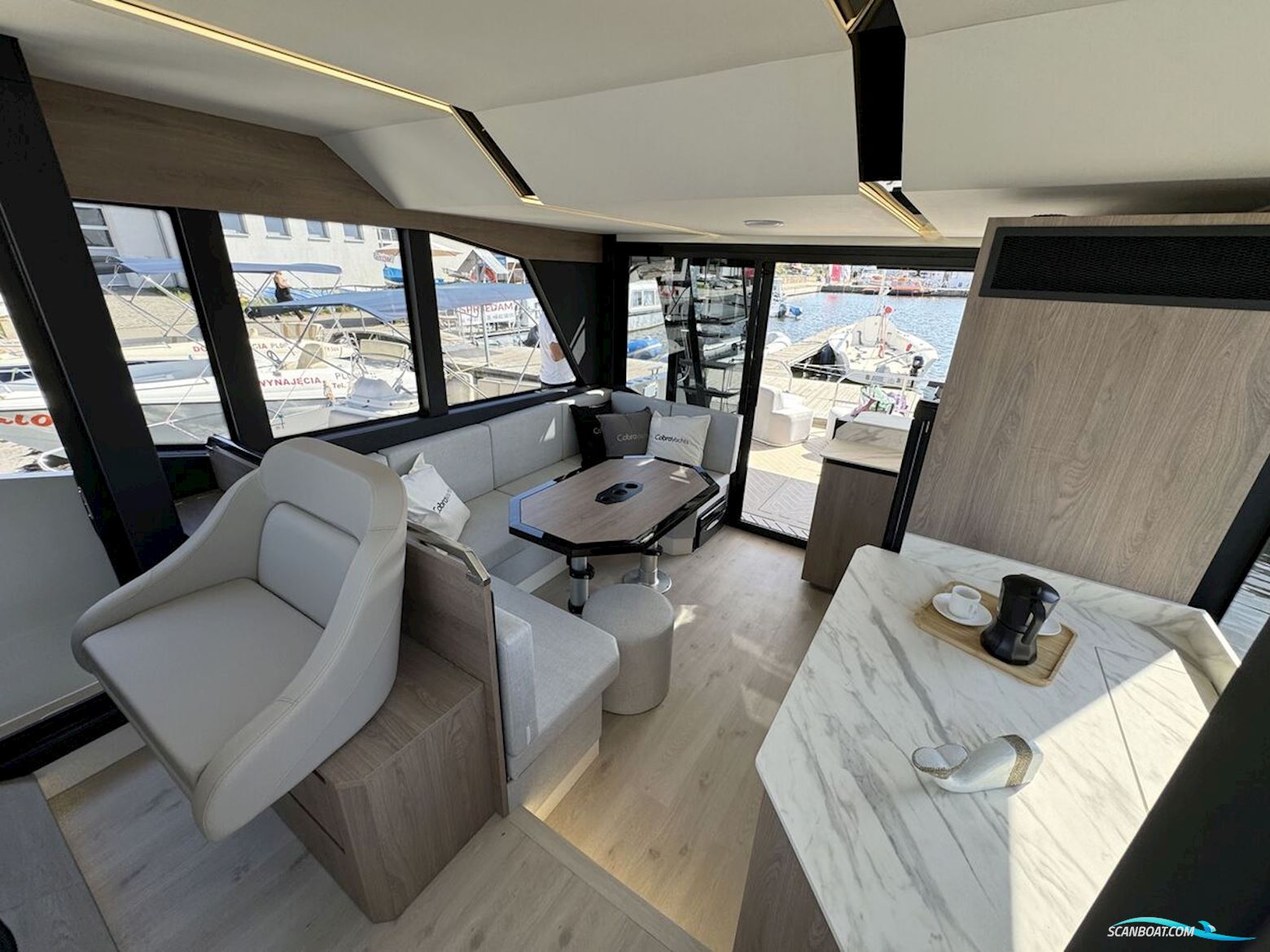 Cobra Yachts Campione 41 Fly
