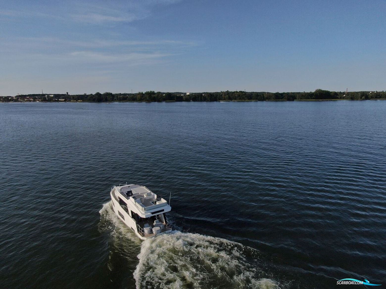 Cobra Yachts Campione 41 Fly