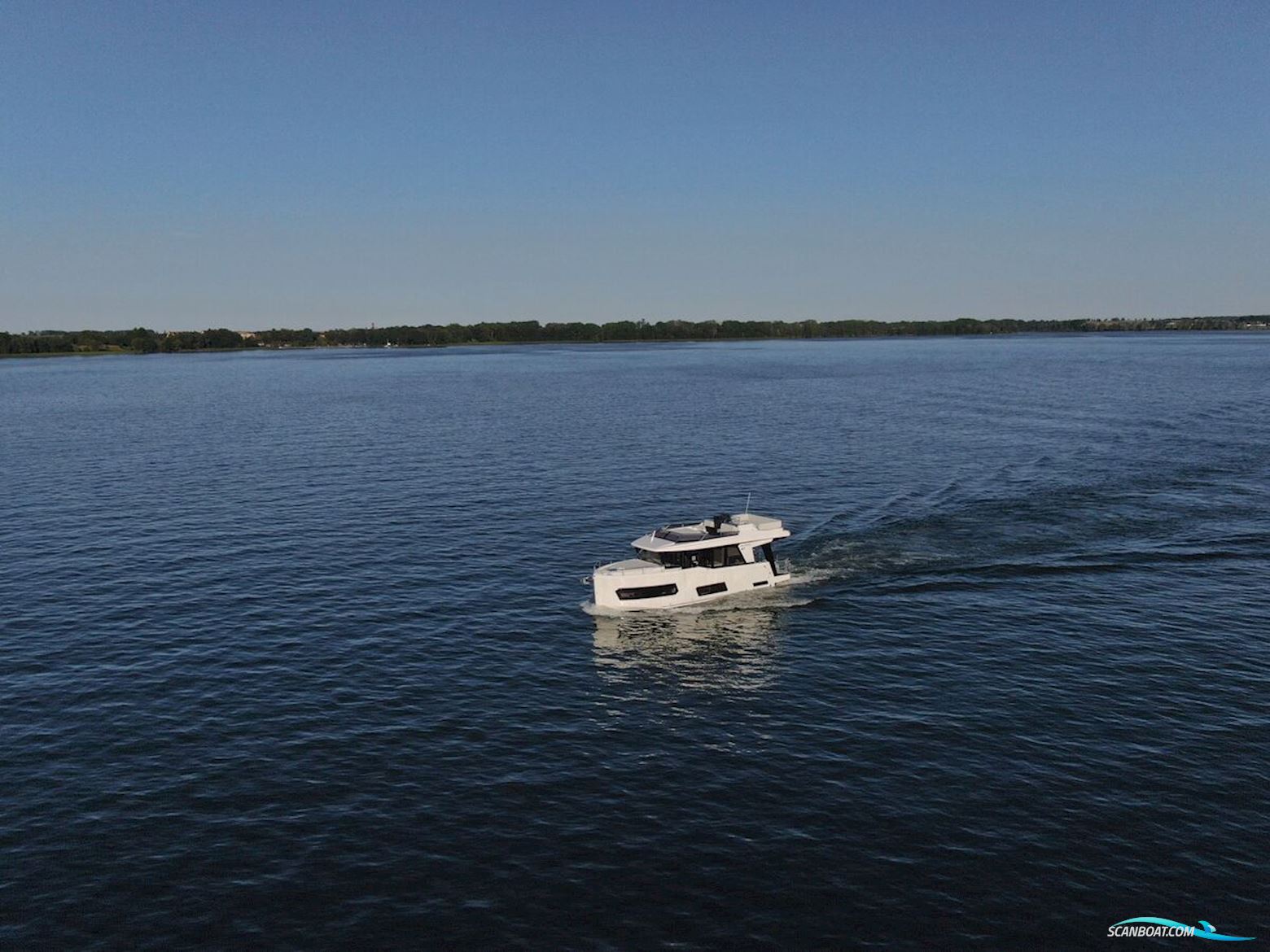 Cobra Yachts Campione 41 Fly