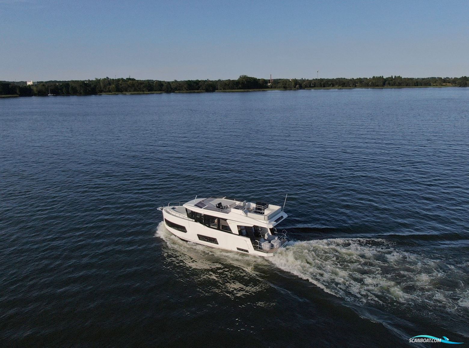 Cobra Yachts Campione 41 Fly