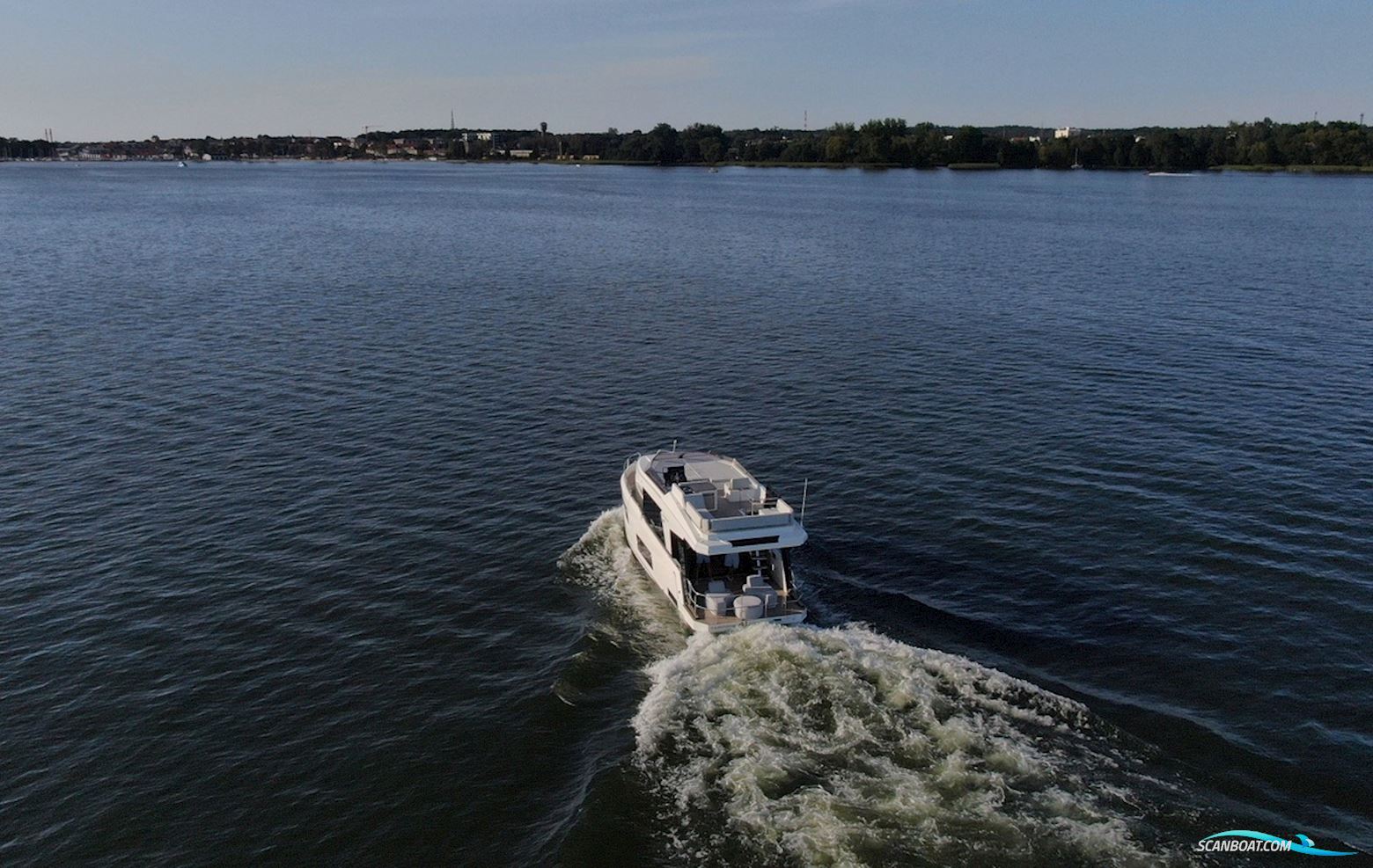 Cobra Yachts Campione 41 Fly