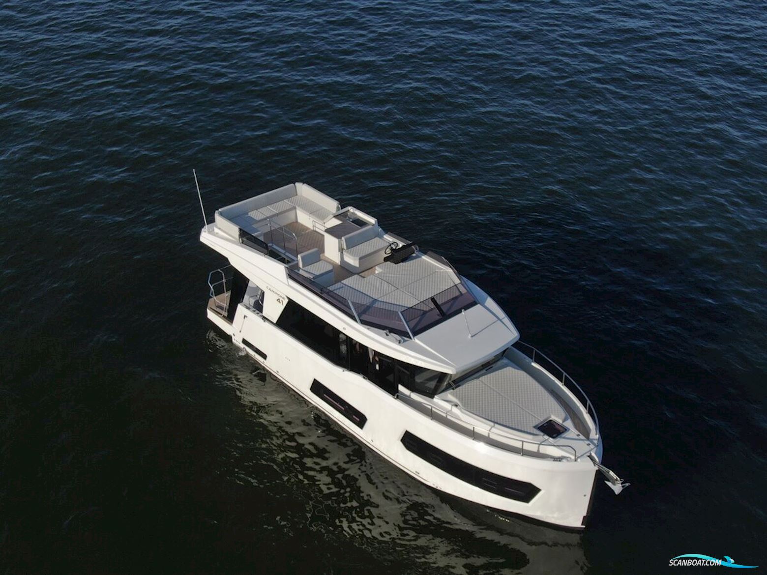 Cobra Yachts Campione 41 Fly