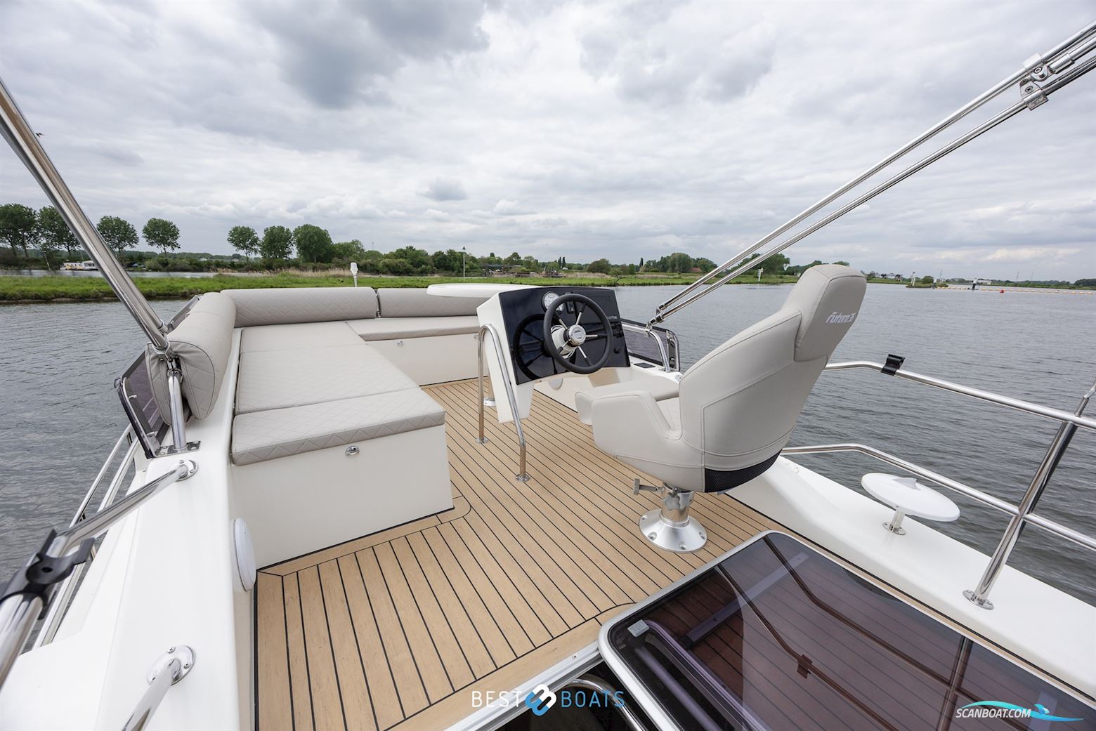 Cobra Yachts Futura 36 Premium Fly