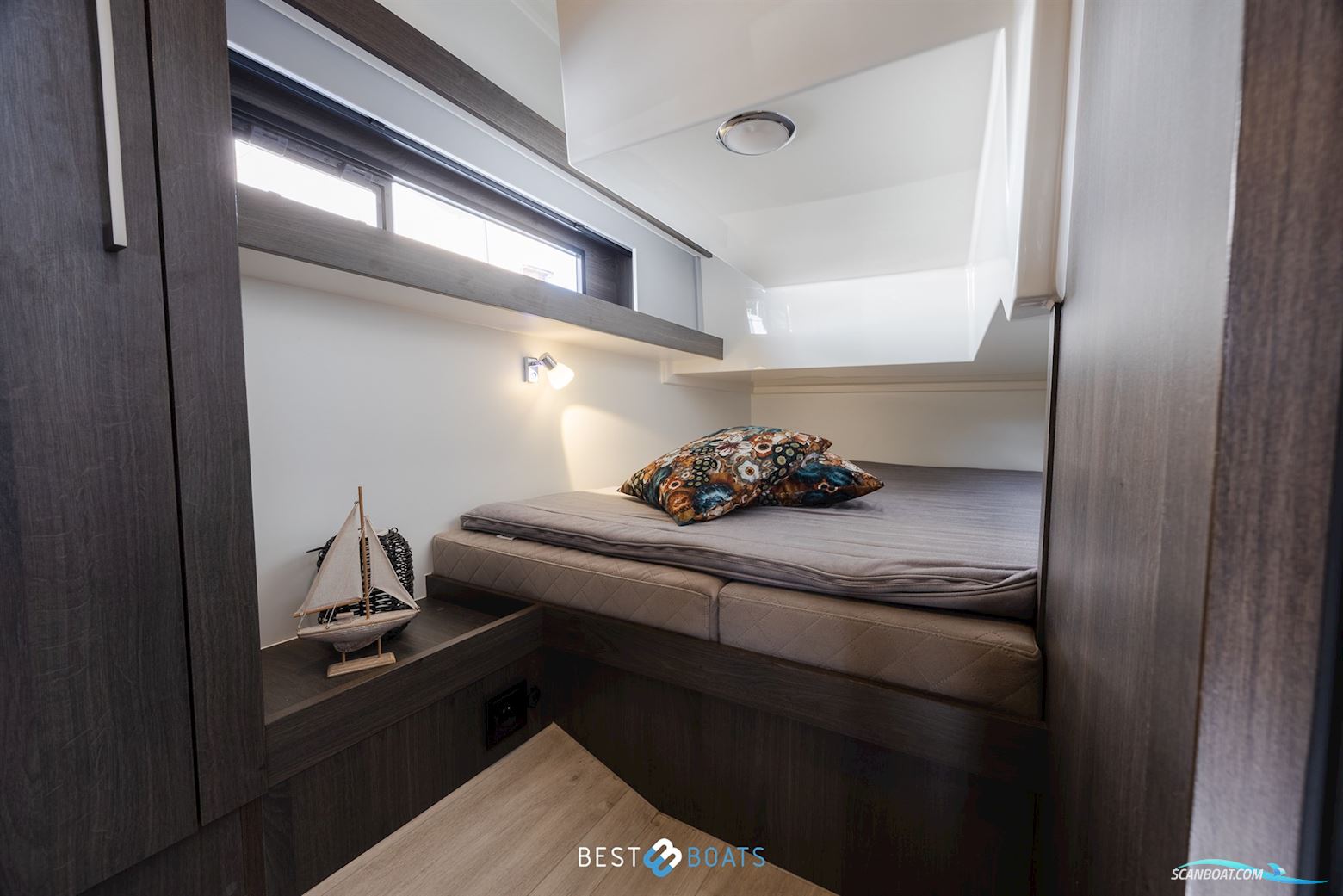 Cobra Yachts Futura 36 Premium Fly