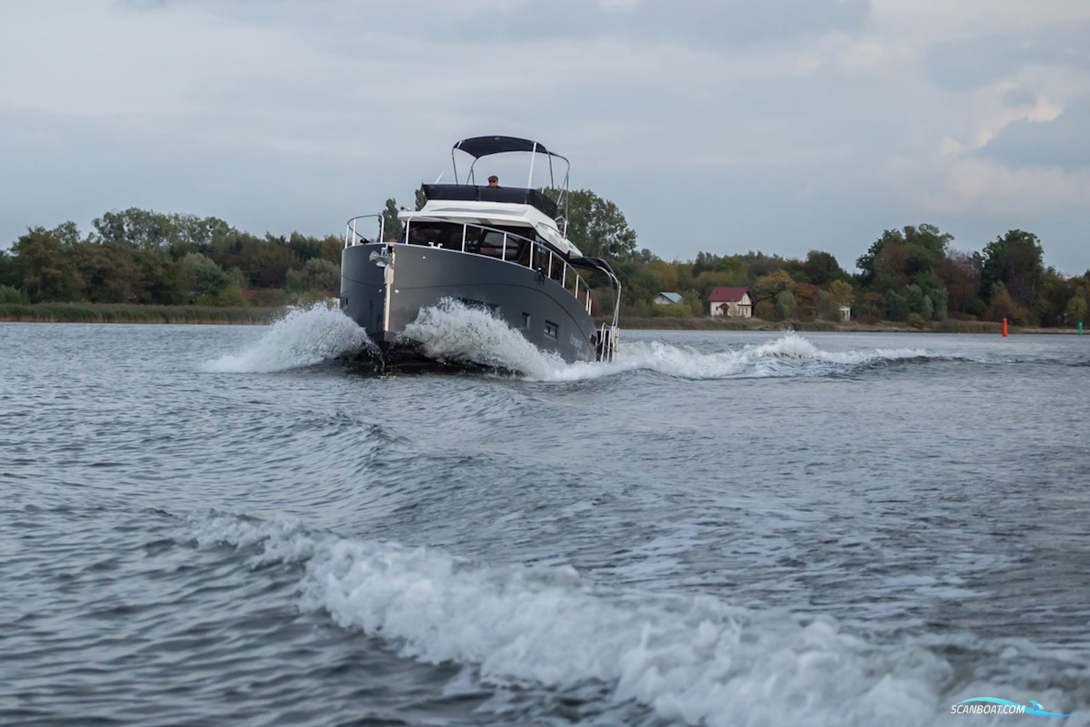 Cobra Yachts Futura 40 Grand Horizon