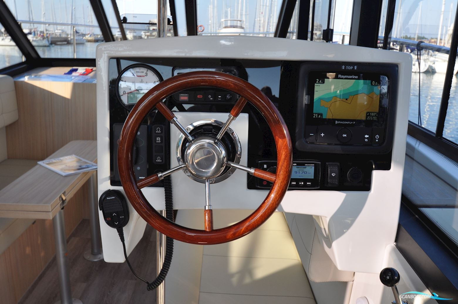 Cobra Yachts Futura 40 Grand Horizon