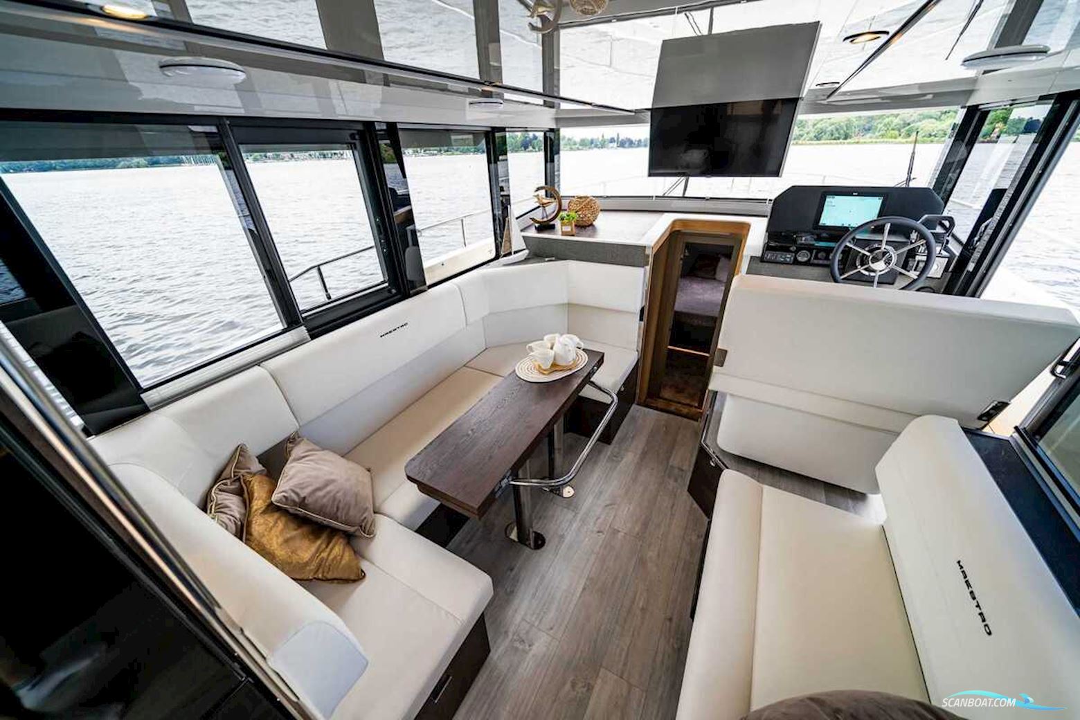 Cobra Yachts Maestro 42 Fly