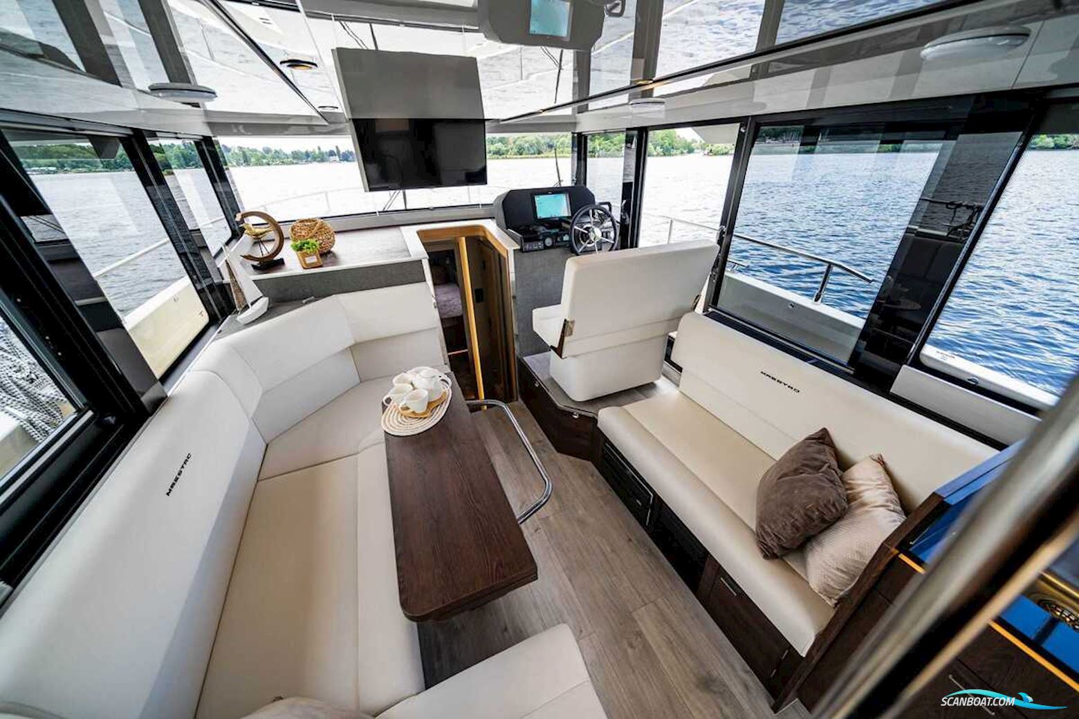 Cobra Yachts Maestro 42 Fly