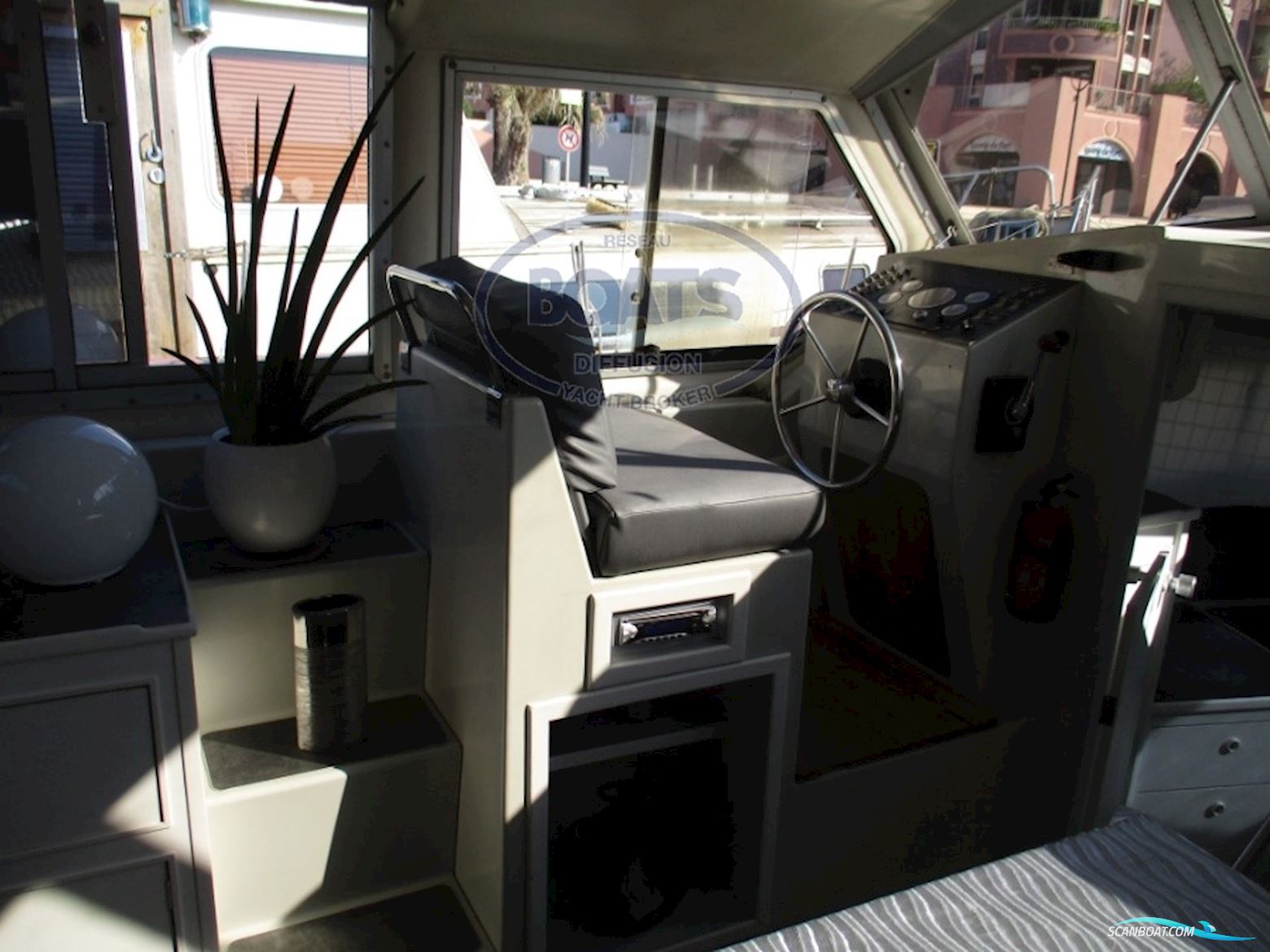 Connoisseur PENICHETTE JAMAICA 12.20