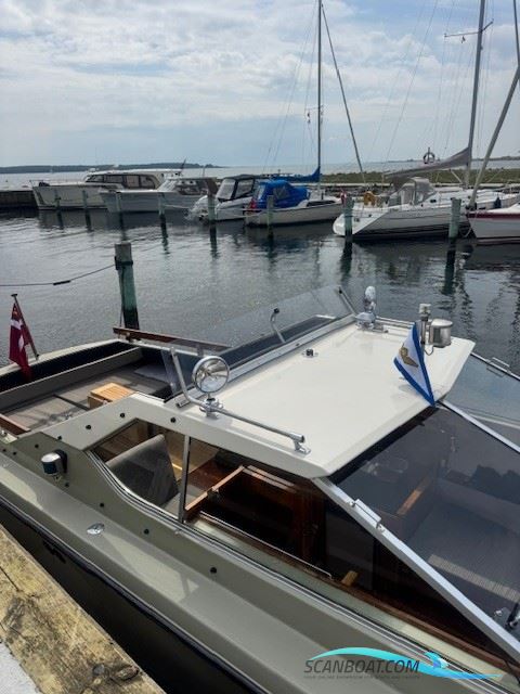 Coronet 24 Midi