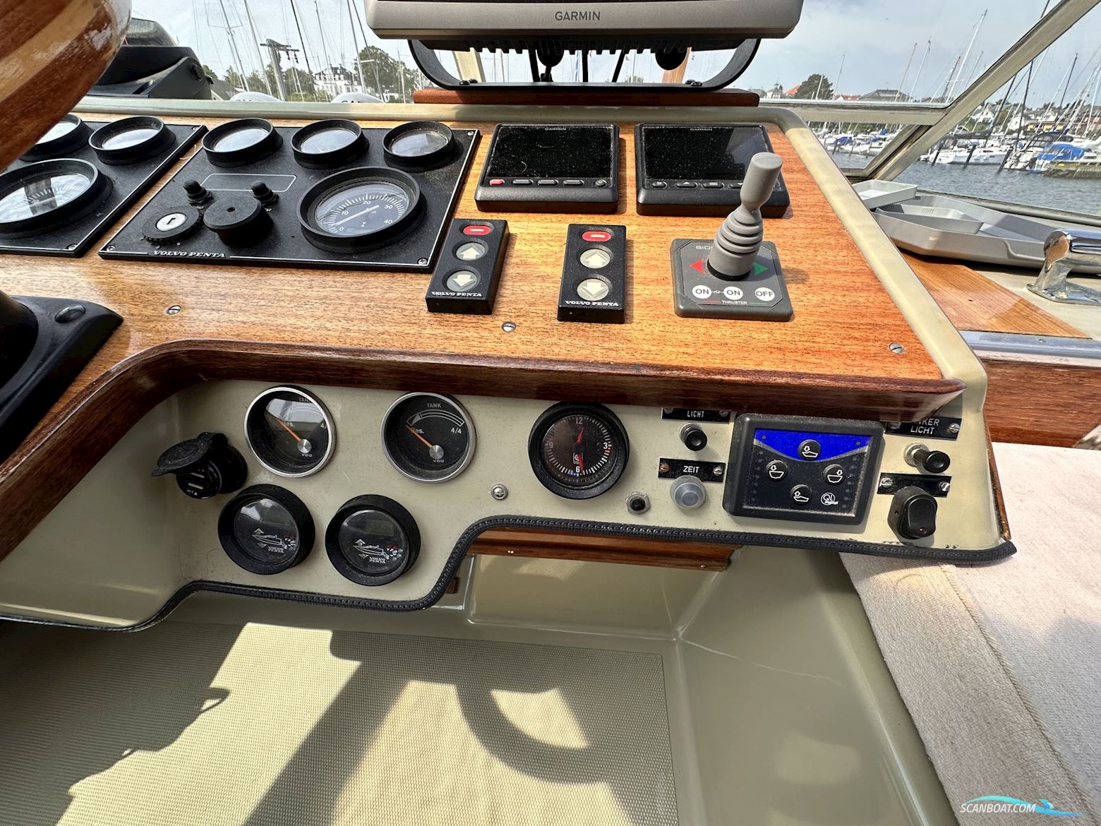 Coronet 32 Oceanfarer