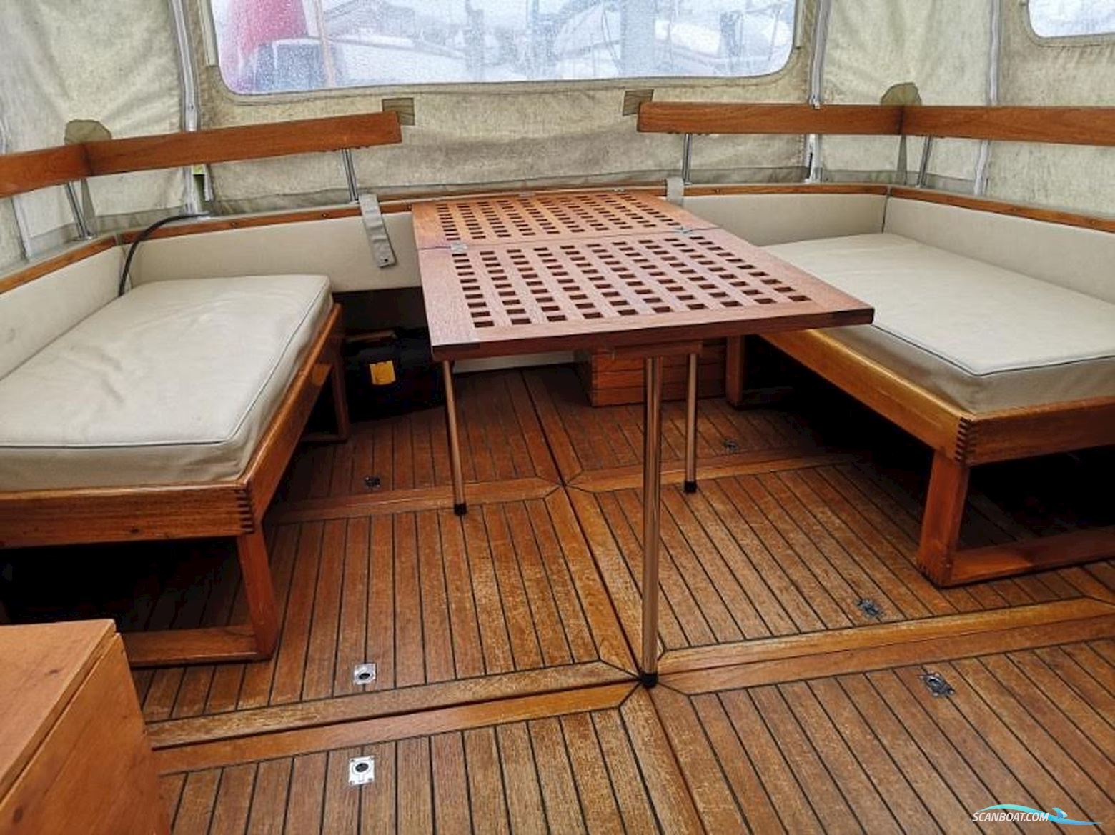 Coronet 32 Oceanfarer