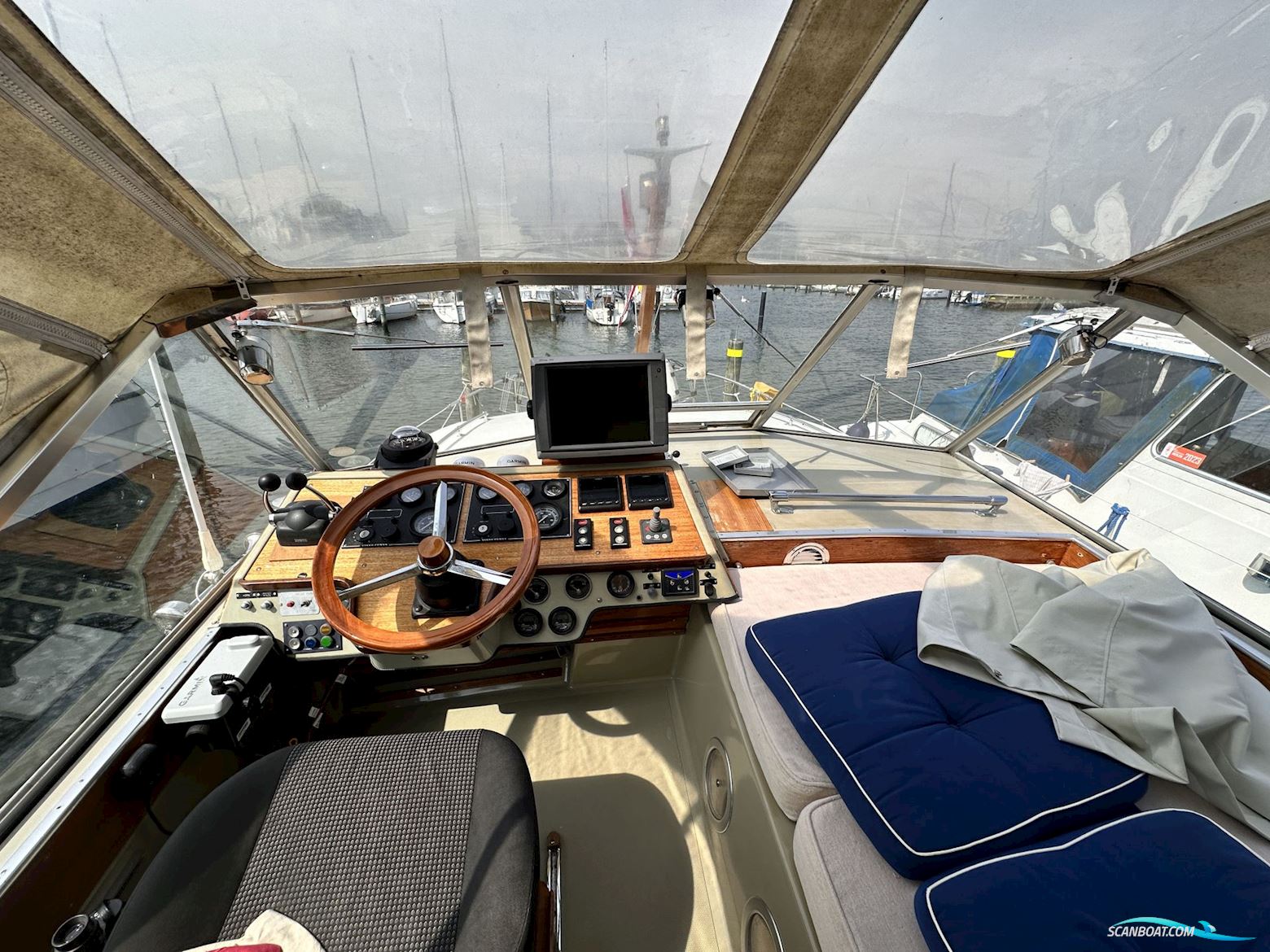 Coronet 32 Oceanfarer