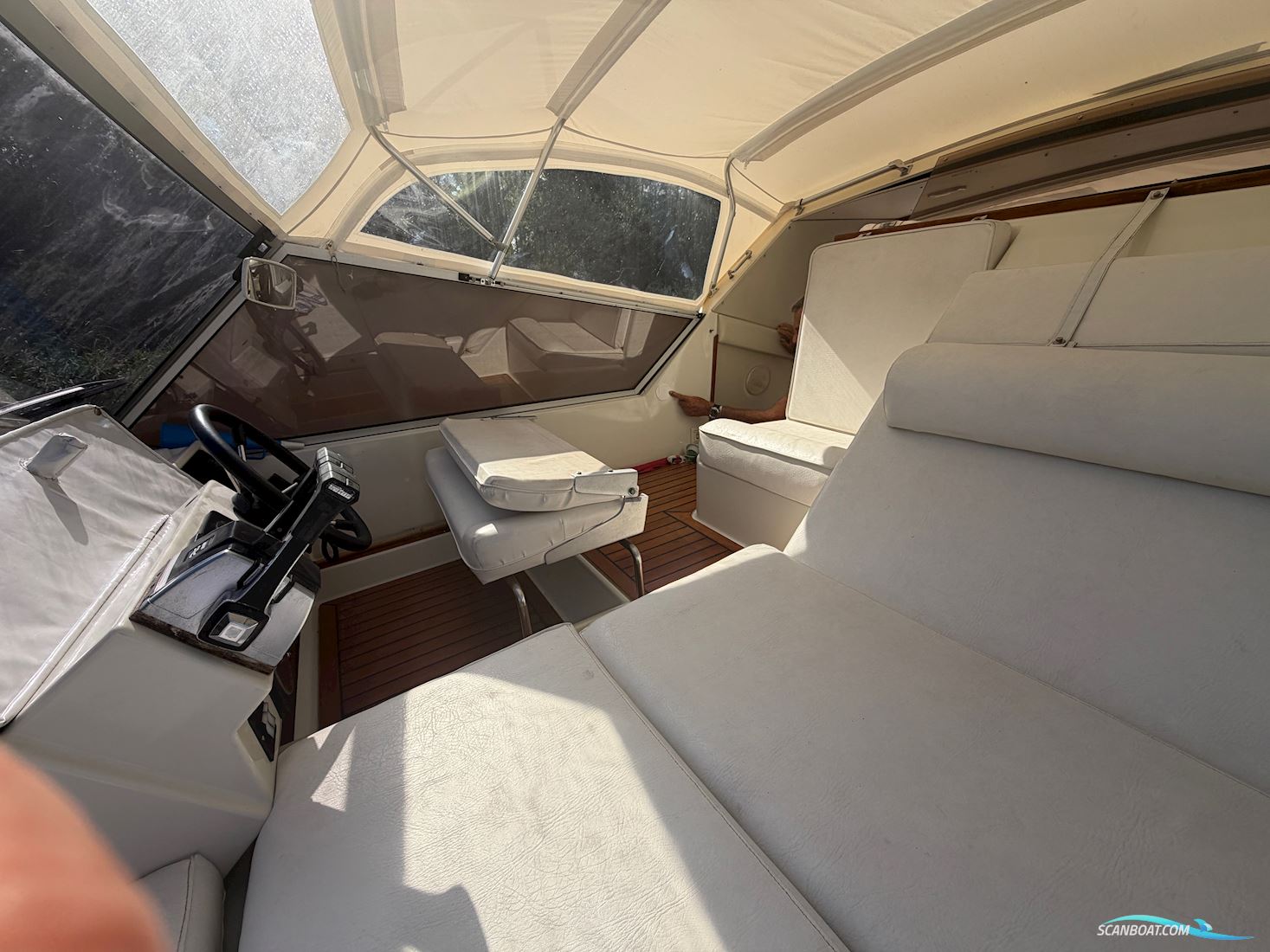 Coronet Commander 38`