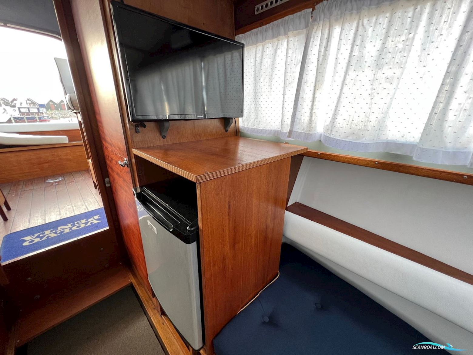 Coronet De Luxe 24 Cabin