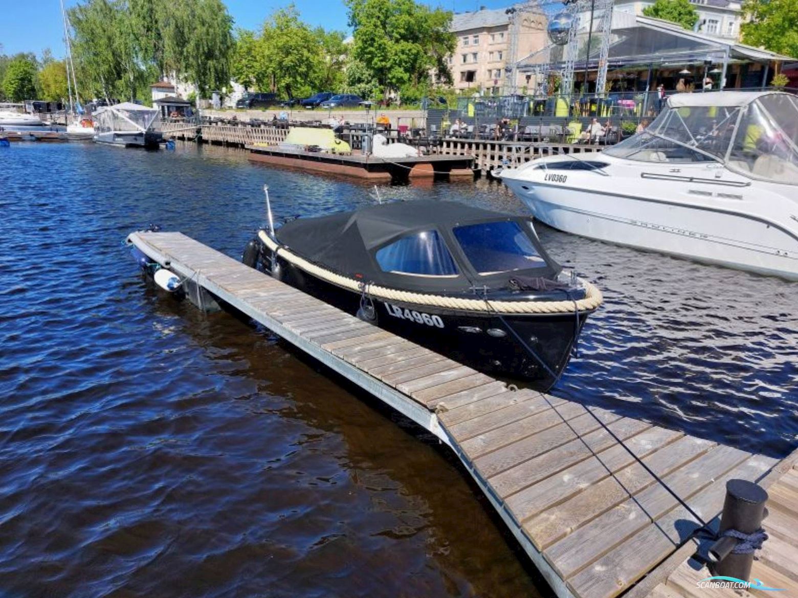 Corsiva 595 Tender - 25 HK Yamaha/ Udstyr