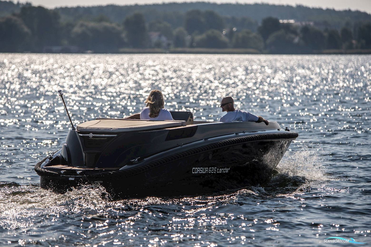 Corsiva 625 Tender 25 HK Yamaha/Udstyr