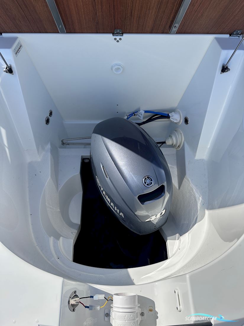 Corsiva 625 Tender